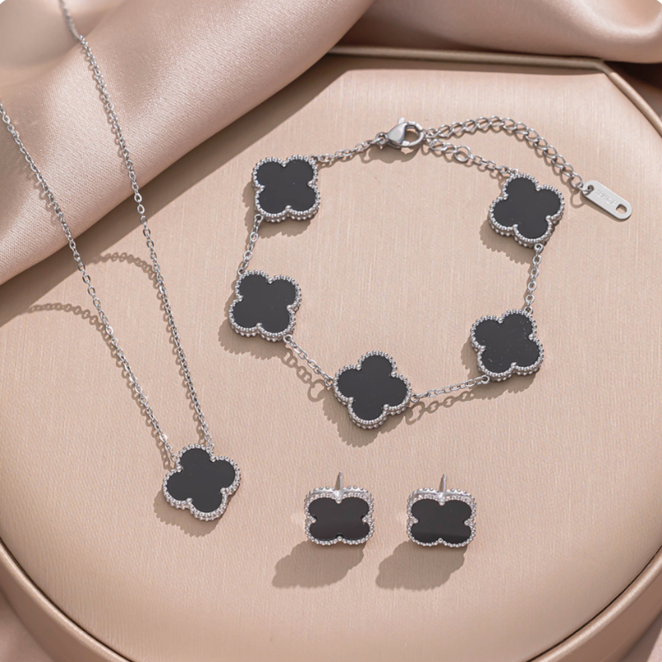 Mia's Clover Jewellery Set